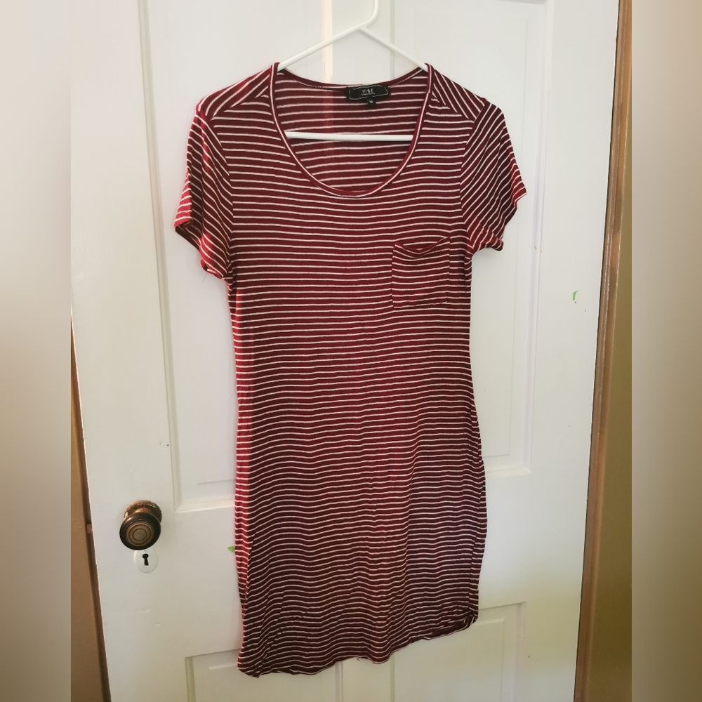 Maroon and white stripe short-sleeve dress